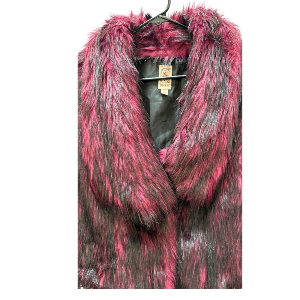 Dramatic Faux Fur Goth Jacket – M - Picture 6 of 17